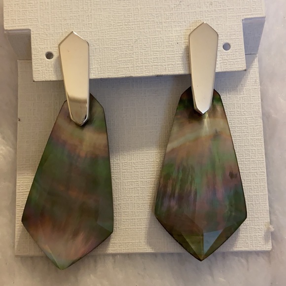 NEW WITH TAG… KENDRA SCOTT.. Darren Drop earrings. Spot on for Christmas 🎁 gift - Picture 4 of 5